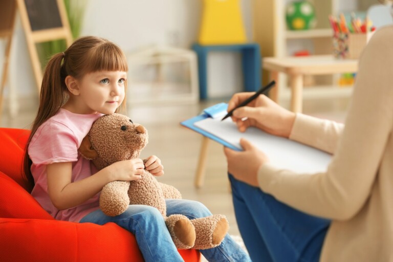 Cute,Little,Girl,At,Child,Psychologist's,Office